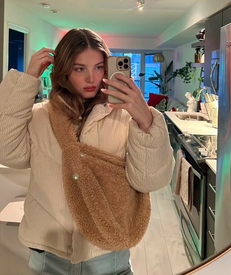 Maya V Henry perfect model photo