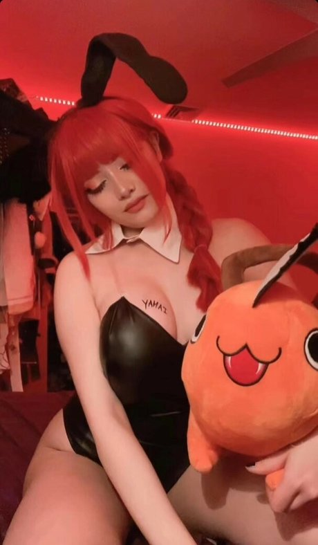 Denjis gxrlfriend model exclusive pictures