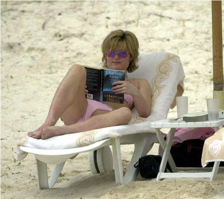 Anthea Turner pretty actress pictures