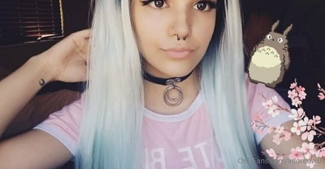 cosplayadore nude model pic