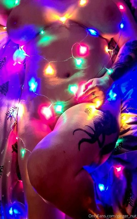 Ginger nut pretty model pic