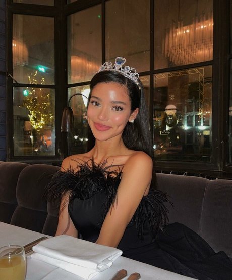 Dina Denoire pornstar high quality pic