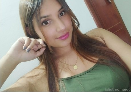 julieth1xxx exclusive model gallery