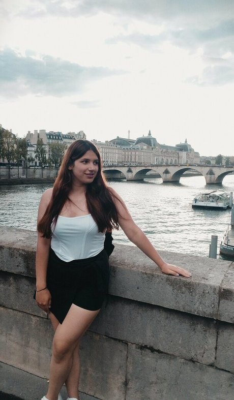 julieth1xxx erotic actress pics