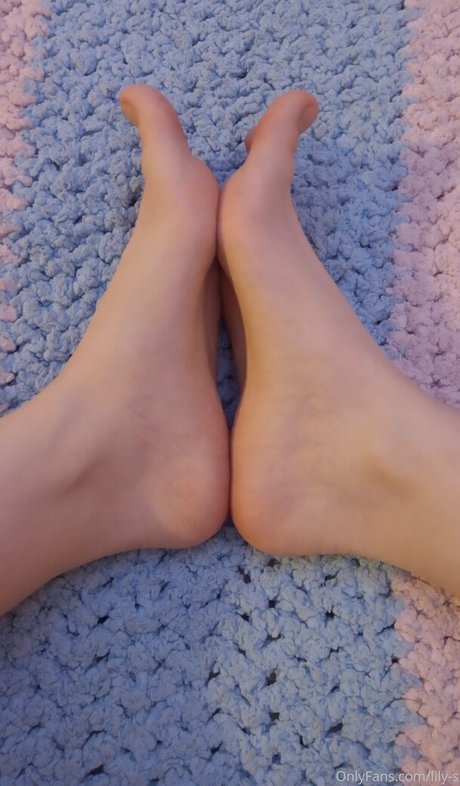 lily s star nude image