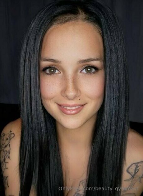 beauty gymmast model nude gallery