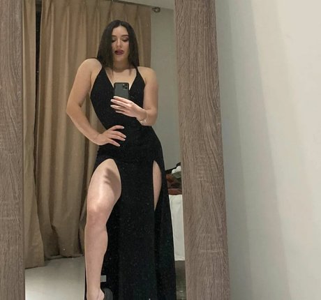 Daniela Flores model art pictures