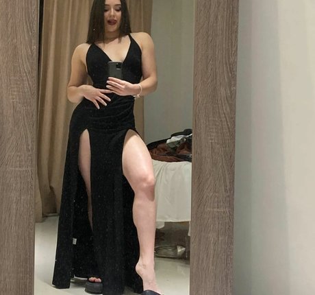 Daniela Flores top star pics