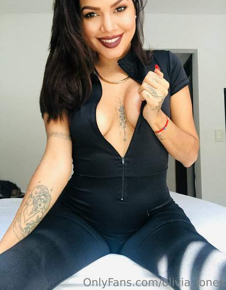 olivia jones2 exclusive actress photos