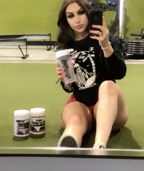 Chloe Flores pornstar xxx pictures