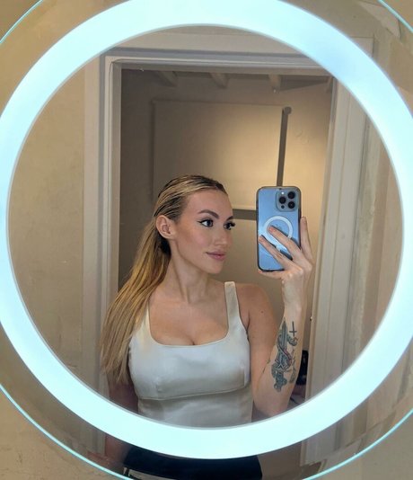 Clara Gomez model beautiful image