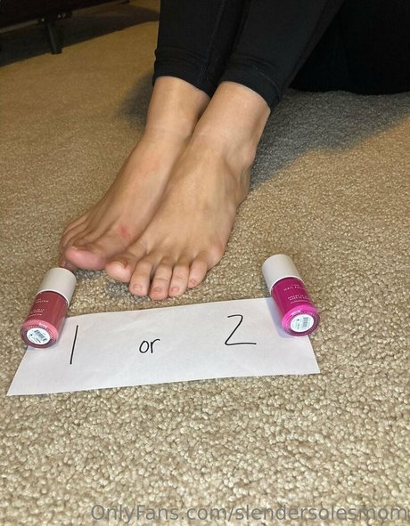 slendersolesmom sex model archive