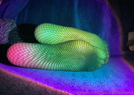 chocolatefeetbabe model img