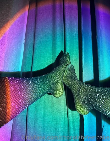 chocolatefeetbabe model pretty photos