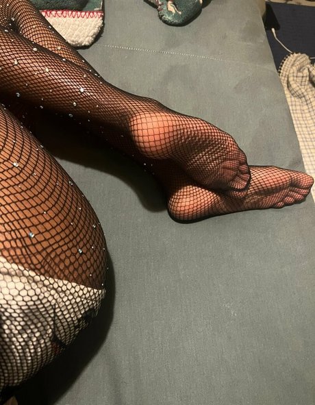 chocolatefeetbabe model pretty pics