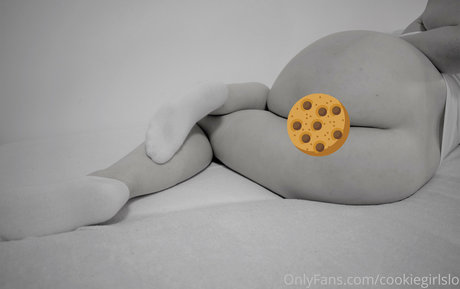 cookiegirlslo perfect model image