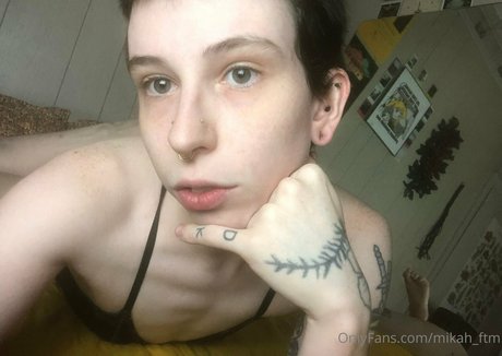 faguettemikah model hd photo