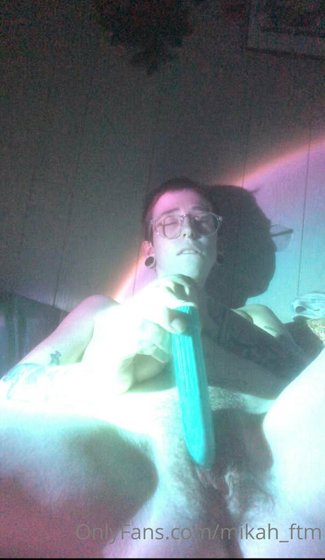 faguettemikah star top pic