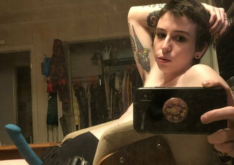 faguettemikah pornographic actress pic