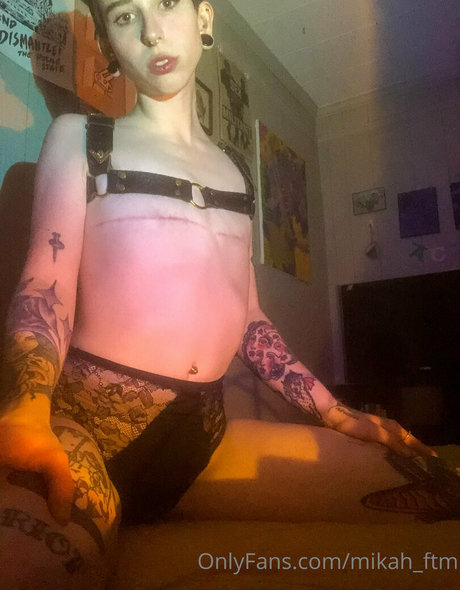 faguettemikah xxx model photo