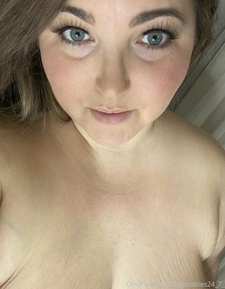 tiggobitties24 7_ pornstar pictures