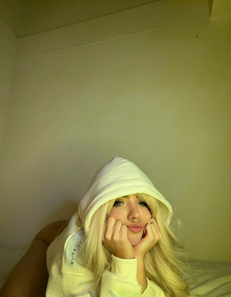 Sharonv21 model art picture