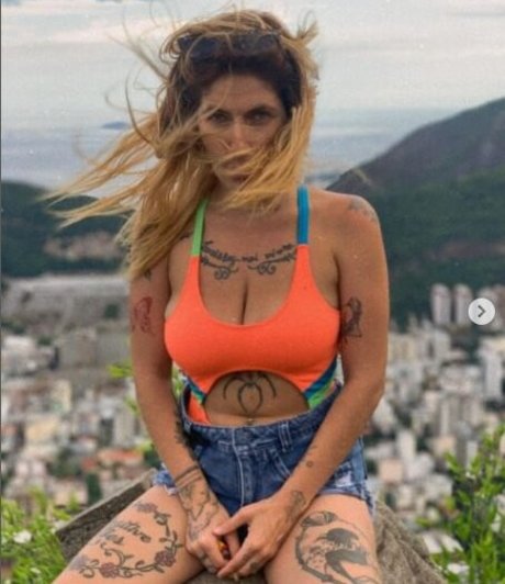 exvadiacareca free star img