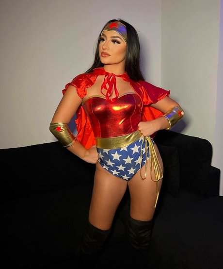 Tatiana McQuay art actress pics