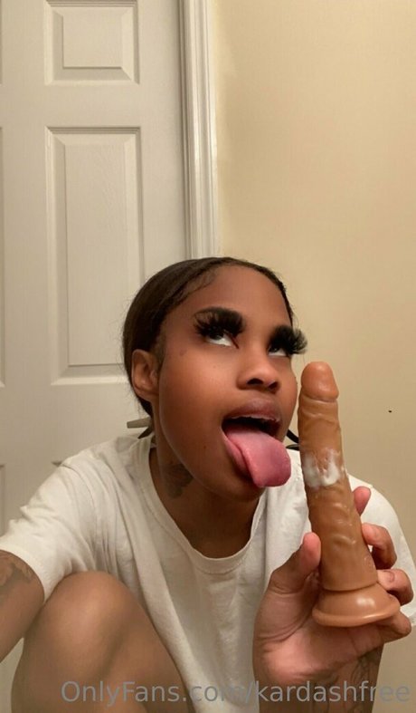 kardashfree model high quality images