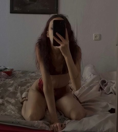 Mommikaru free model pictures