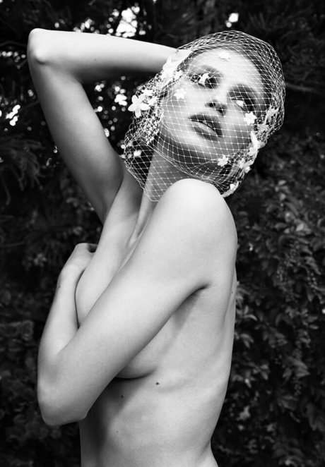 Nibar Madar sexy model images