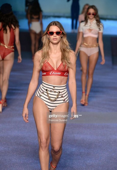 Nibar Madar nice star pic