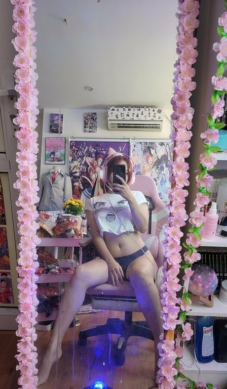 Neyu H Cosplay nudes model image