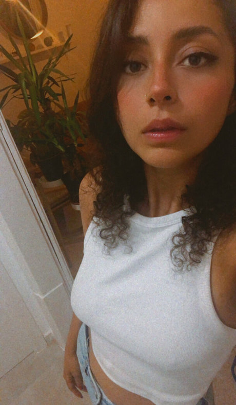 renne miau sexy actress images