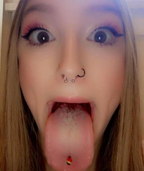 Alana Kinley model hot img