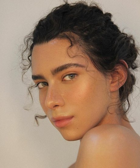 Gabrielle M model nude pics