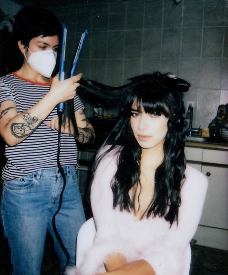 Gabrielle M erotic pornstar img