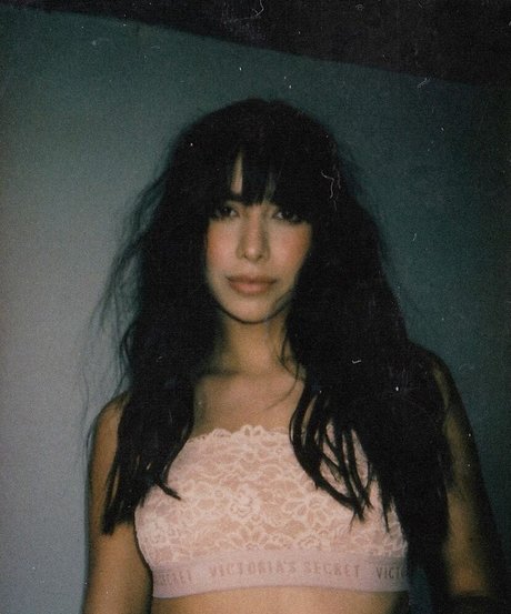 Gabrielle M nude model picture