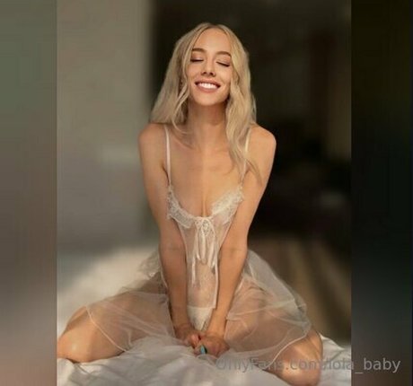 lola baby naked star photo