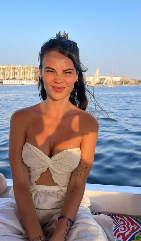 miiriiamherrero model sex archive