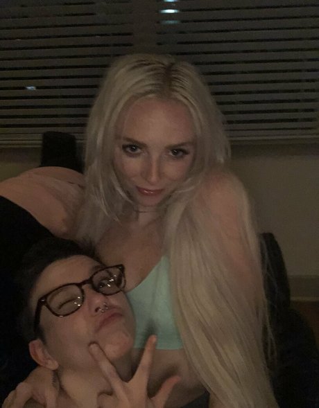 remireagan xxx pornstar gallery