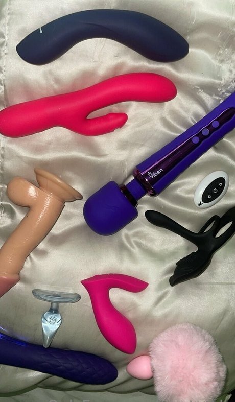 ispytanda model erotic images