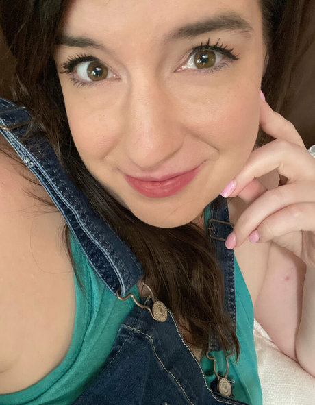 thehazelunicorn model high quality photo