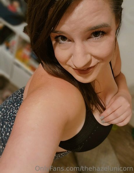 thehazelunicorn model exclusive picture