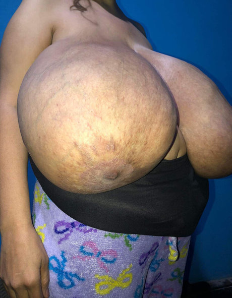 Janethvizloc star nude images