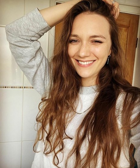 Anna Demetriou exclusive star picture