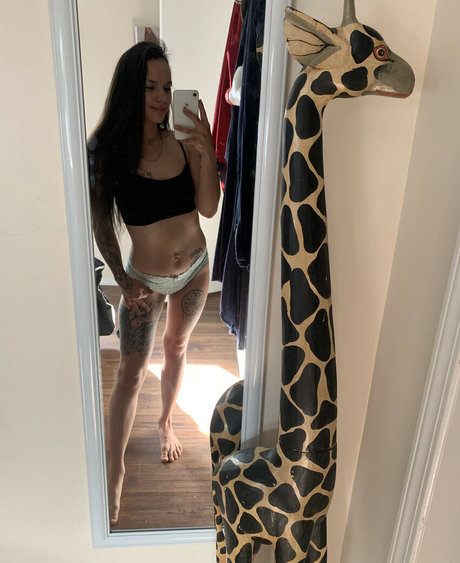 Sexyravebae pornstar top images