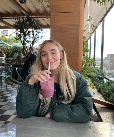 Sina Deinert sexy star galleries