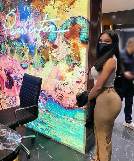 YueYue model beautiful gallery