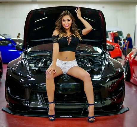 Tiffany Tran top model images